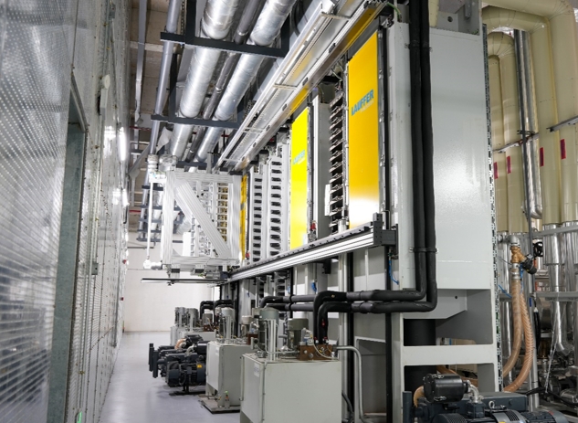 ドイツ製Laufferラミネートマシン